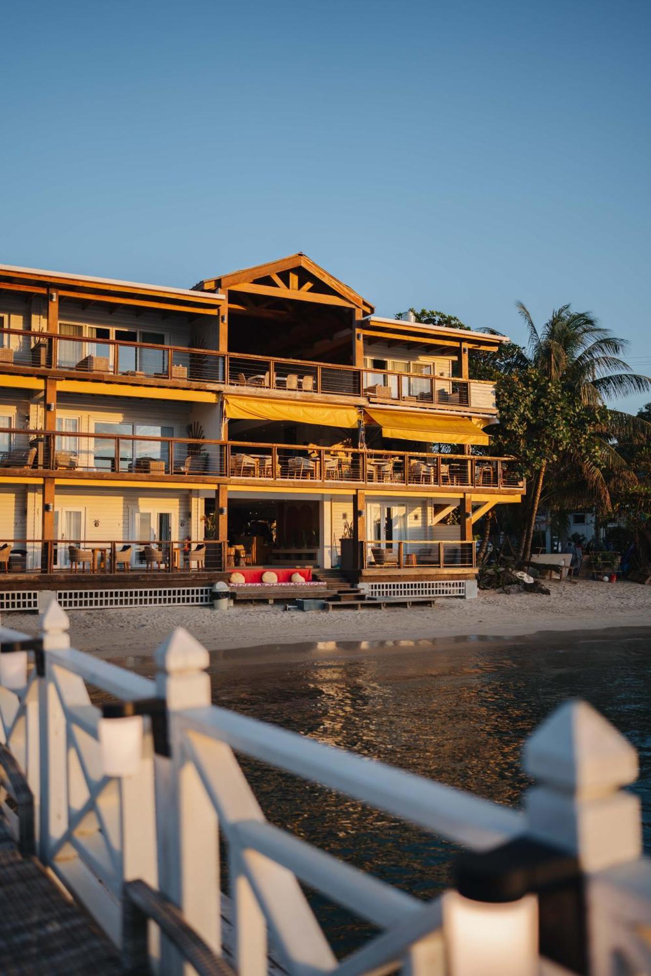The Beach House Boutique Hotel West End Exterior photo
