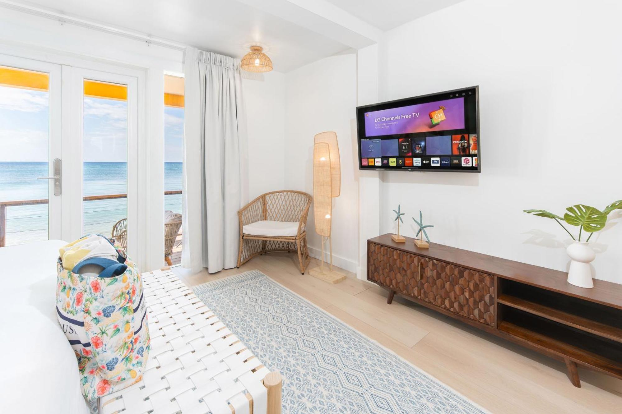 The Beach House Boutique Hotel West End Exterior photo